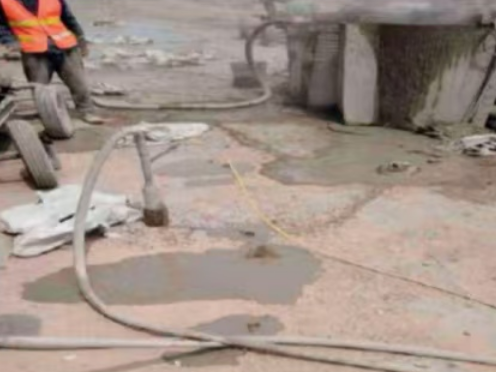 潮州水泥混凝土路面板底注浆技术 路面脱空注浆整治方案